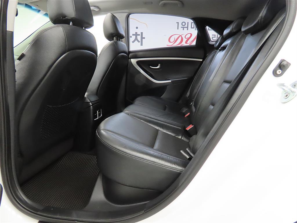 HYUNDAI i30 - Vista 6