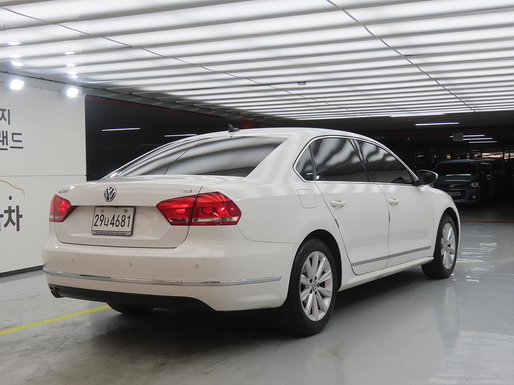 Volkswagen Passat - Vista 4