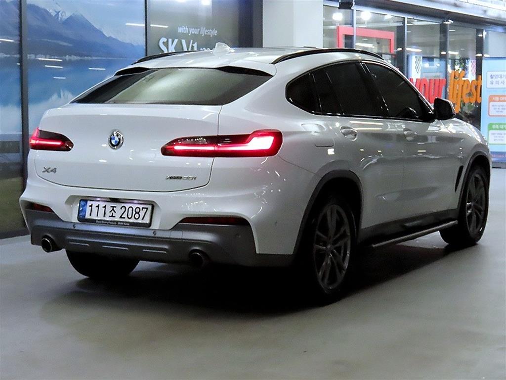 BMW X4 - Vista 4