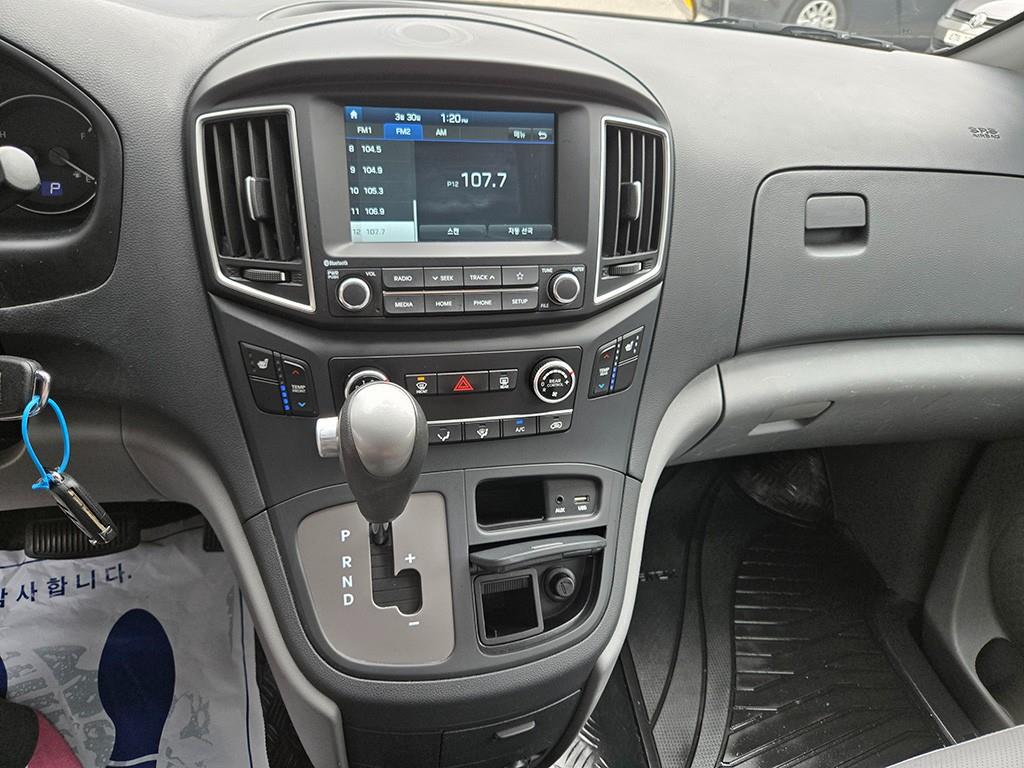 HYUNDAI Starex - Vista 11