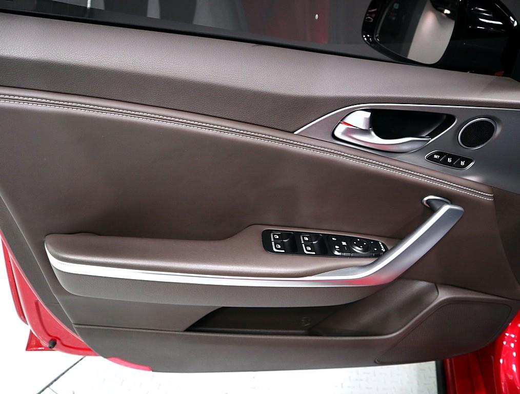 KIA Stinger - Vista 8