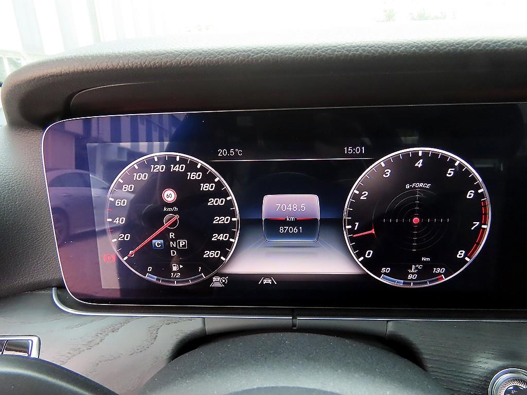 Mercedes Benz E class - Vista 9