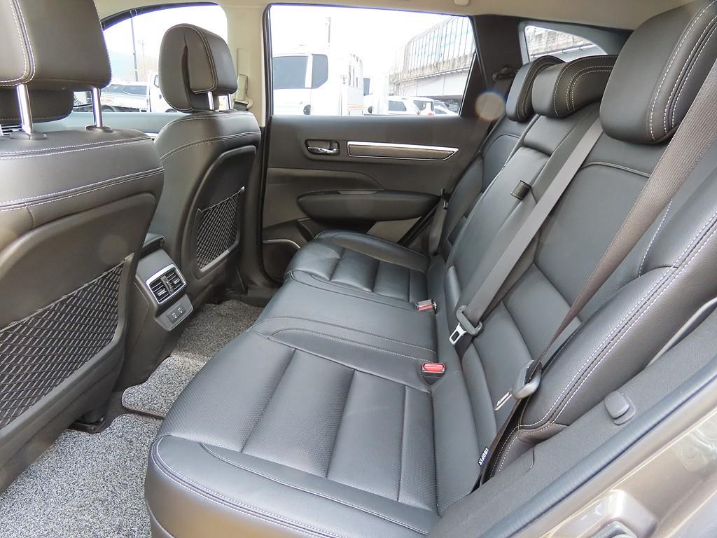 SAMSUNG QM6 - Vista 8