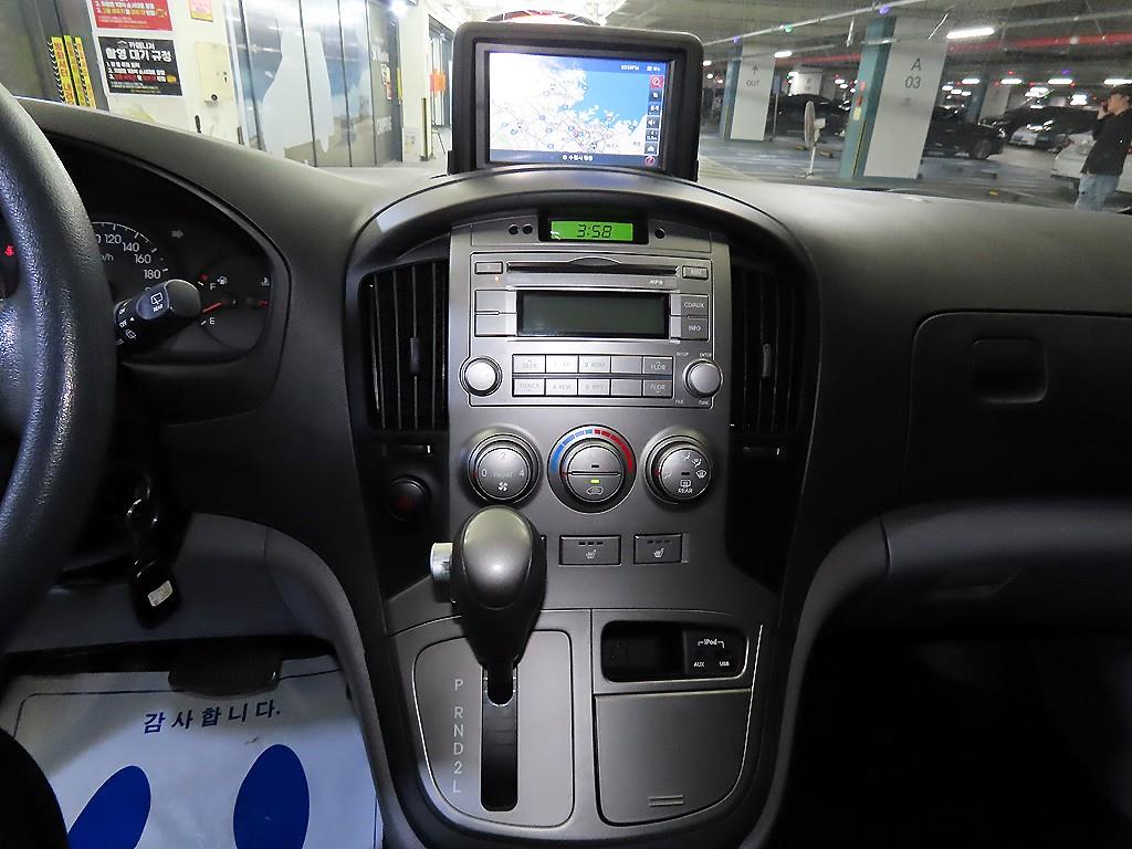 HYUNDAI Starex - Vista 11