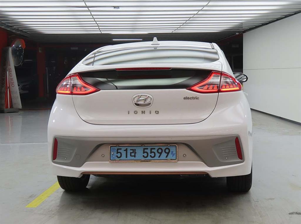 HYUNDAI Ioniq - Vista 3