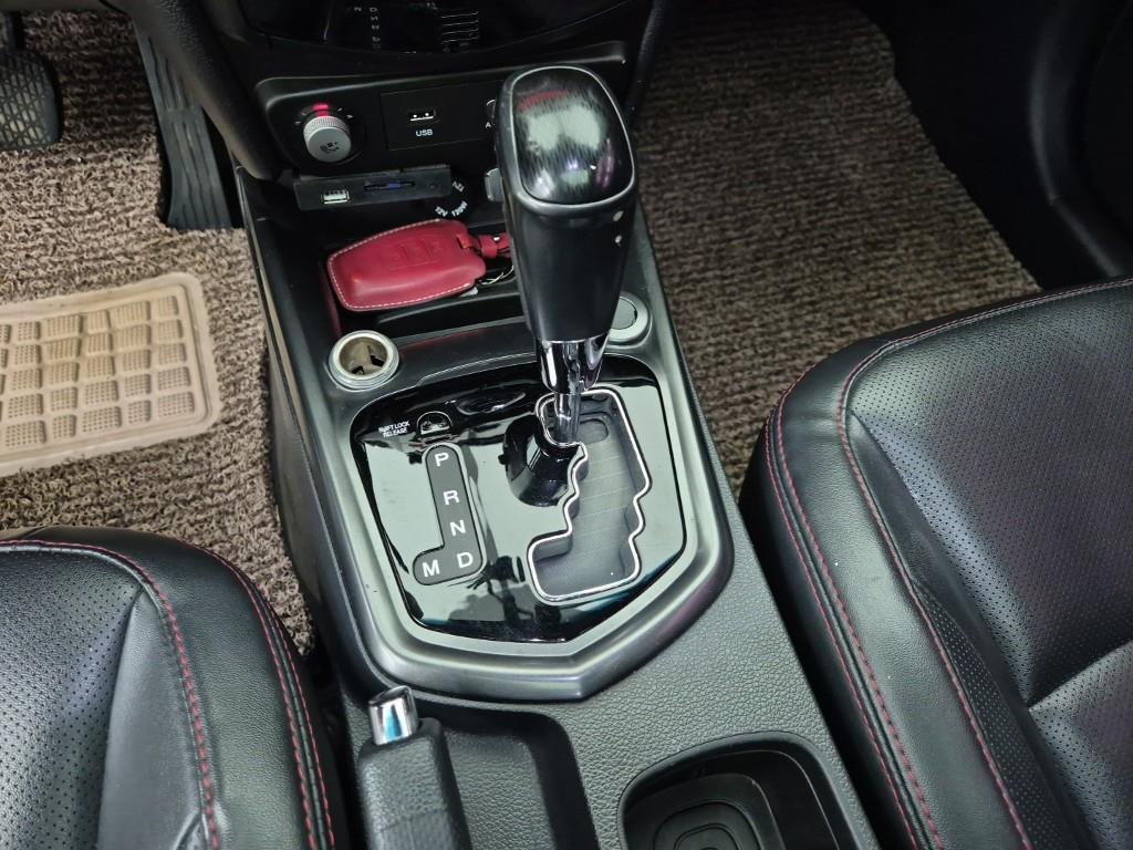 Ssangyong Tivoli - Vista 8