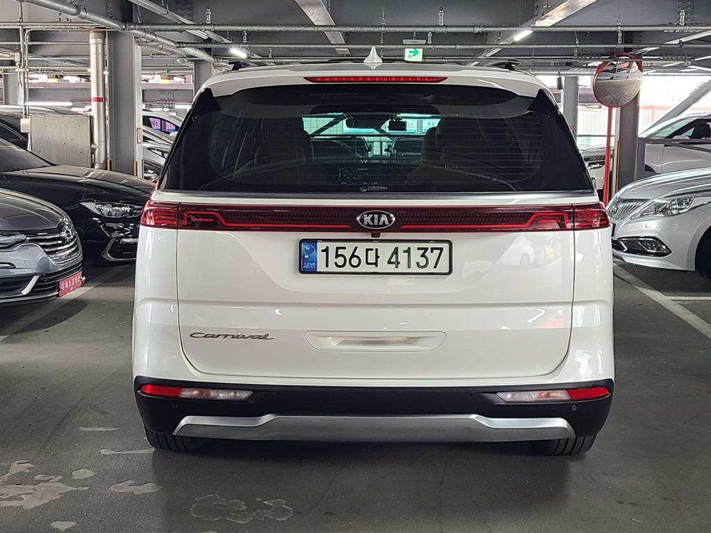 KIA Carnival - Vista 4