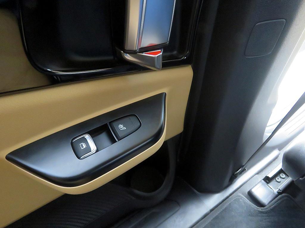 KIA Carnival - Vista 9