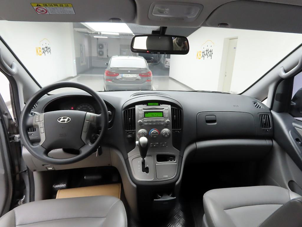 HYUNDAI Starex - Vista 7