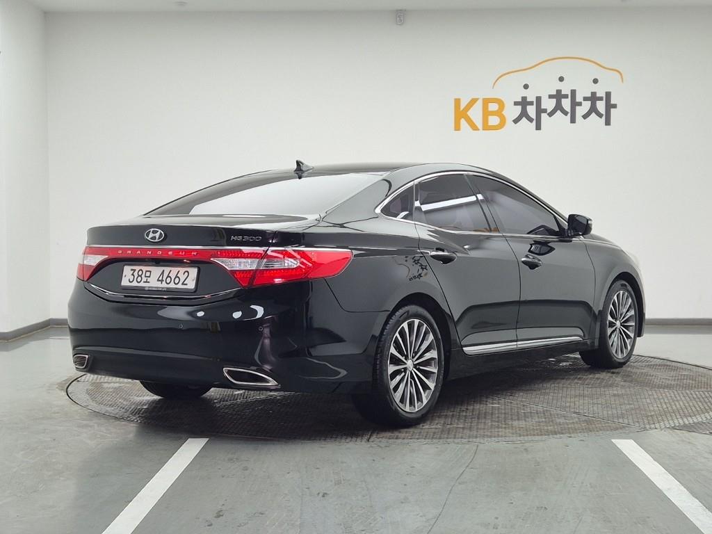 HYUNDAI Grandeur - Vista 4
