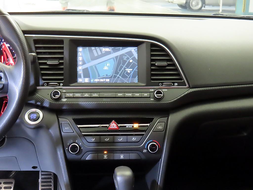 HYUNDAI Avante - Vista 11