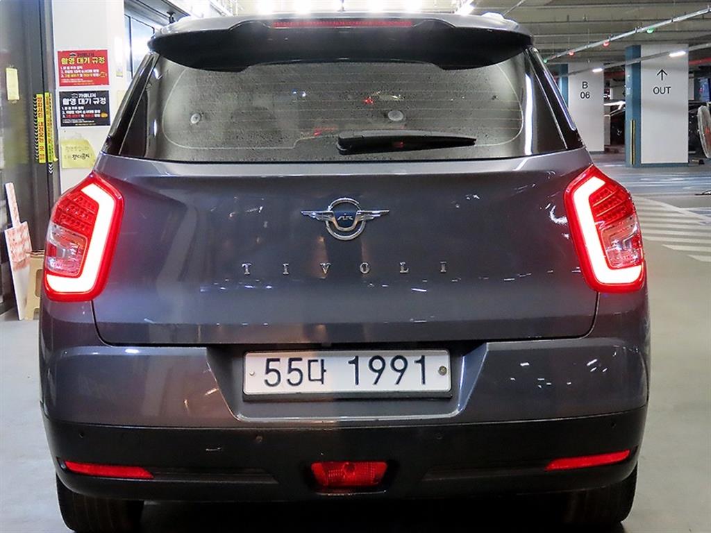 Ssangyong Tivoli - Vista 5