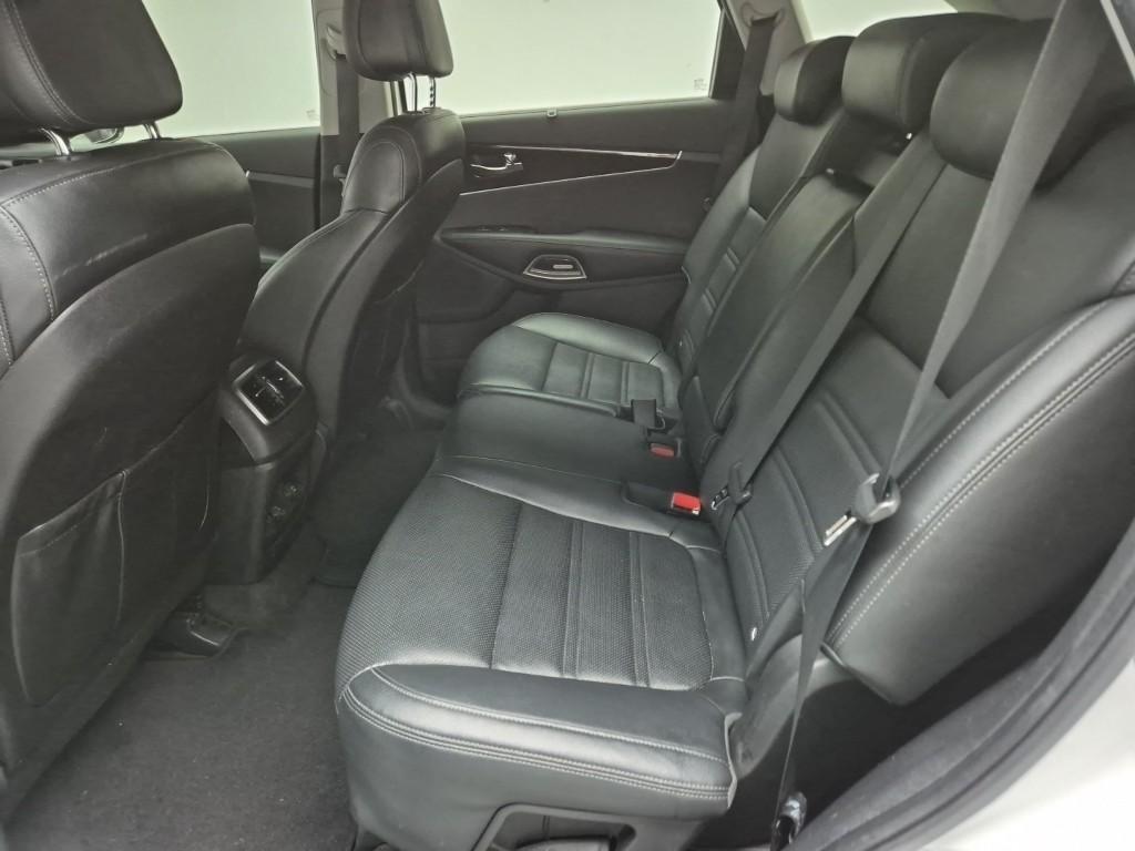 KIA Sorento - Vista 12
