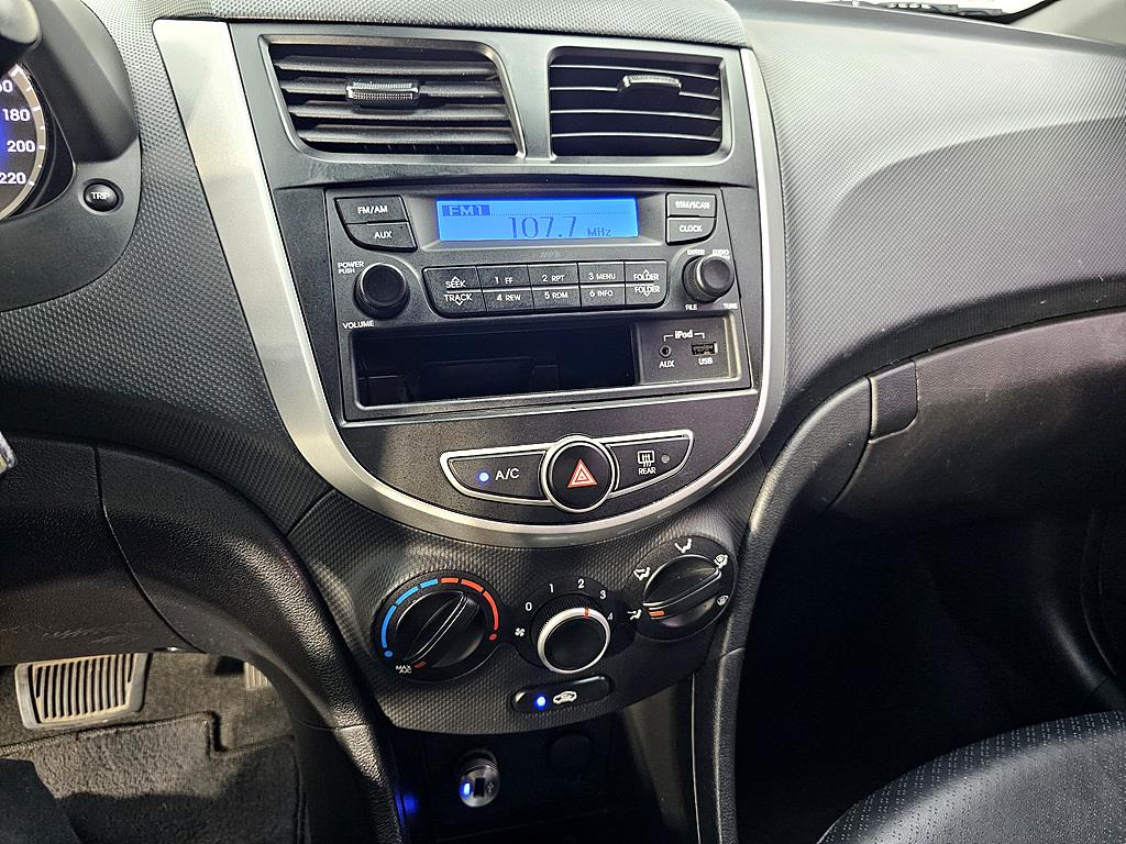 HYUNDAI Accent 2015 Gris - Importación desde Corea - HF Imports Iquique - Foto 16