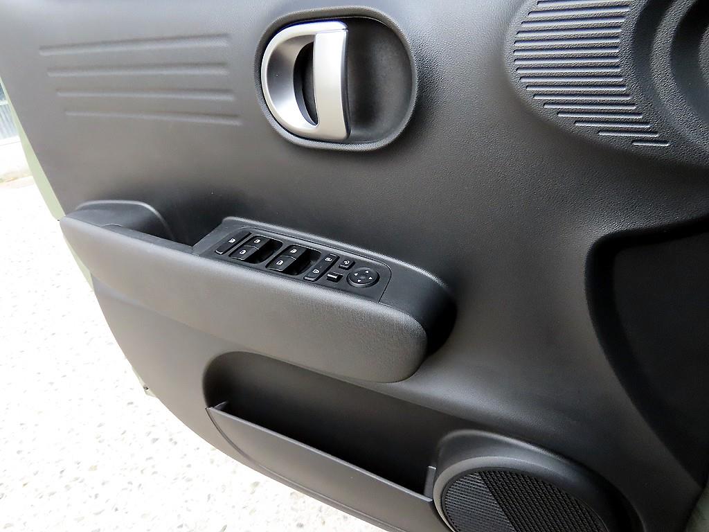 HYUNDAI Casper - Vista 11