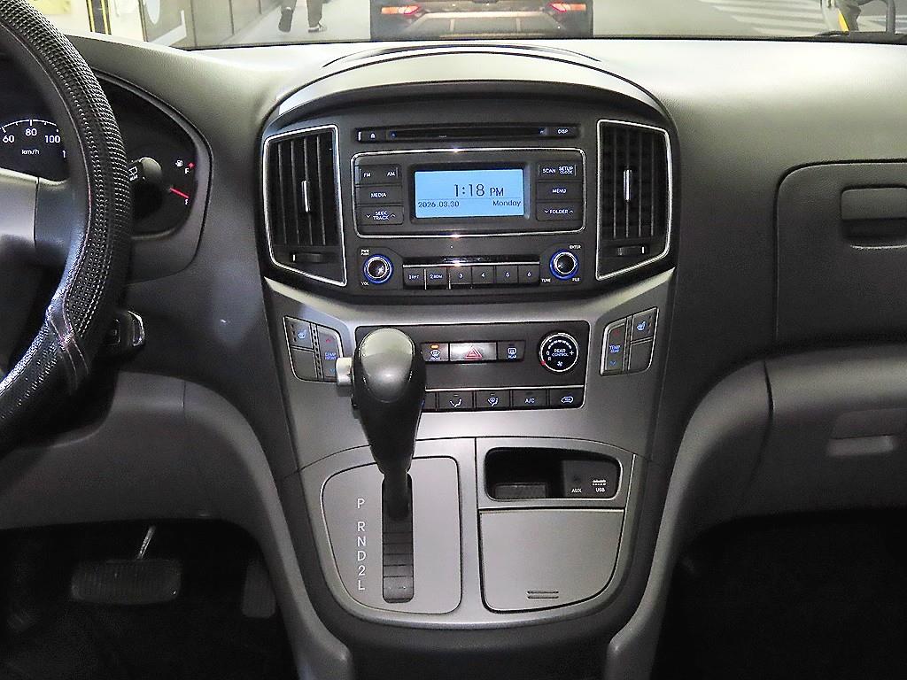 HYUNDAI Starex - Vista 11