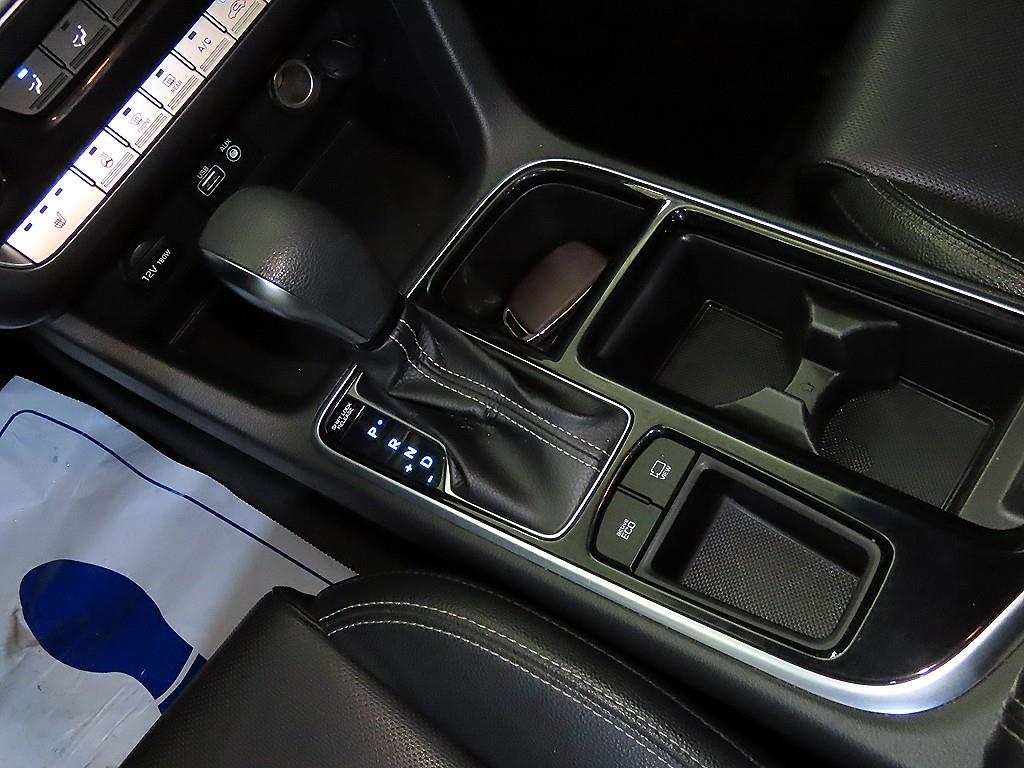 HYUNDAI Sonata - Vista 12