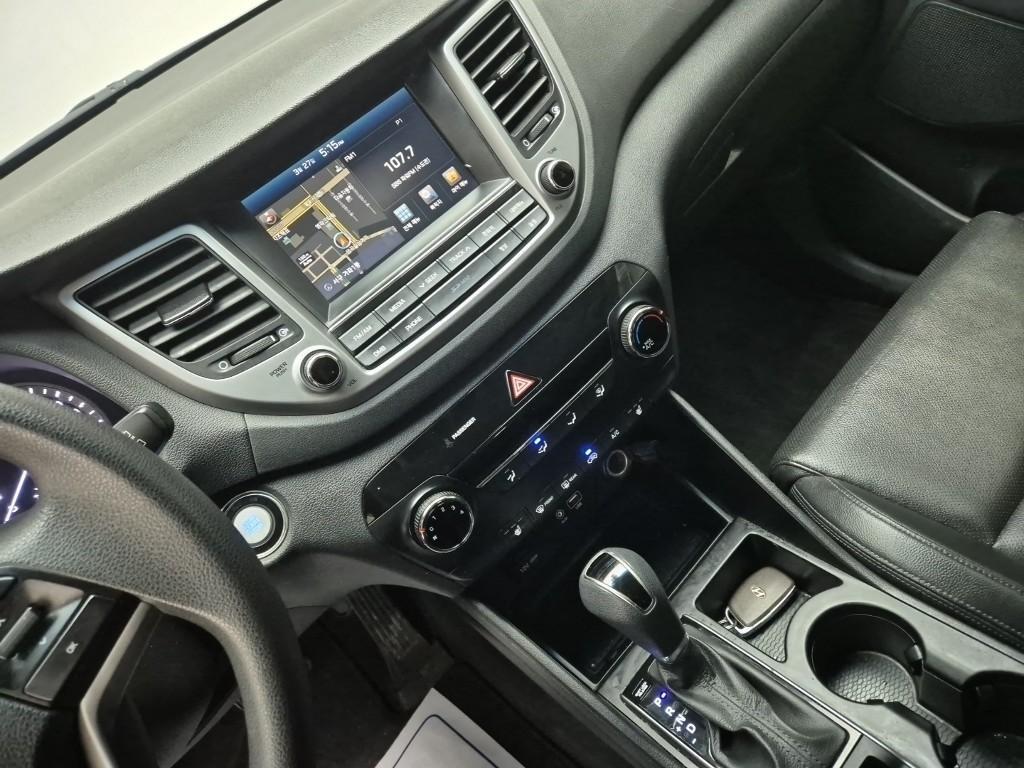 HYUNDAI Tucson - Vista 10