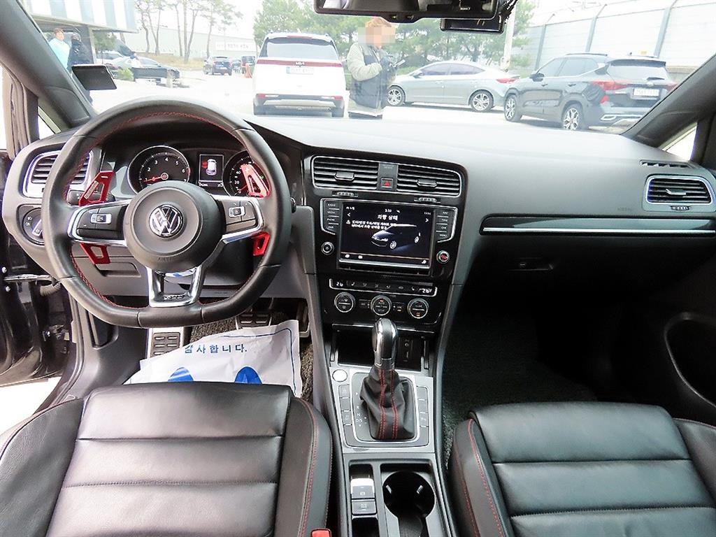 Volkswagen Golf - Vista 7