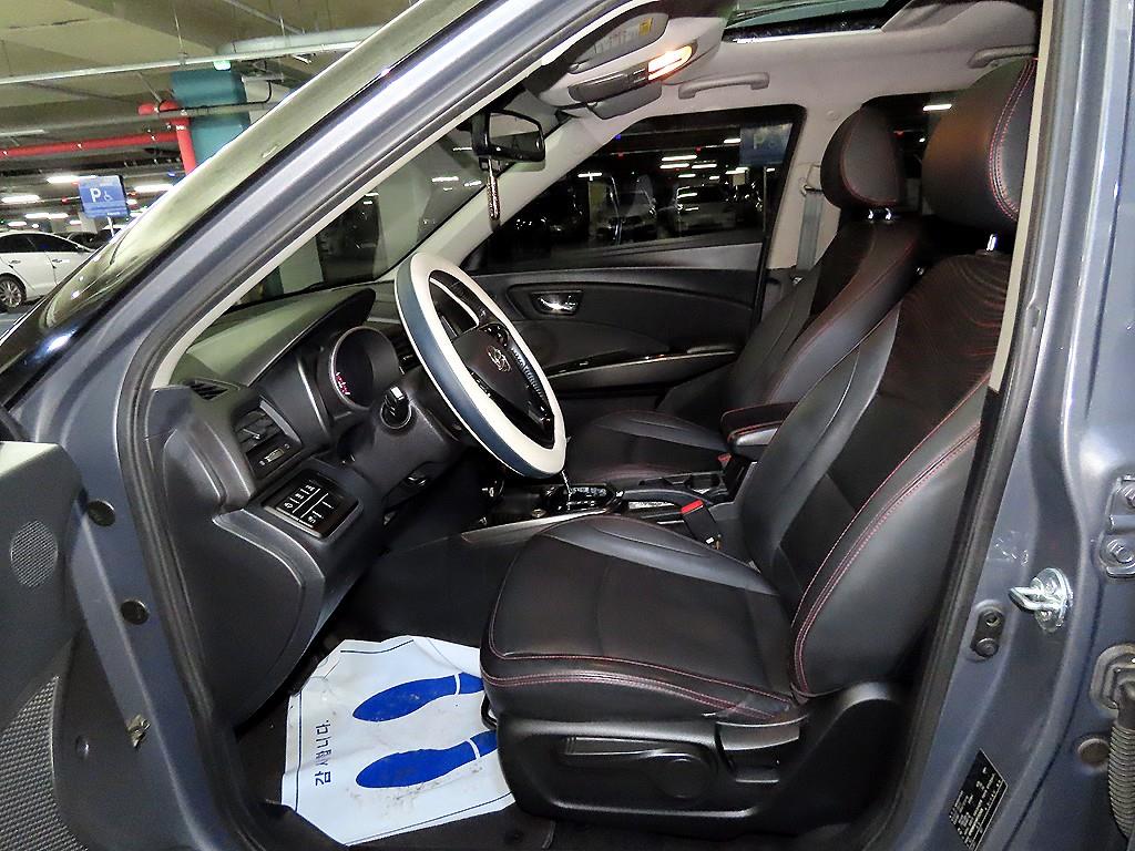 Ssangyong Tivoli - Vista 6