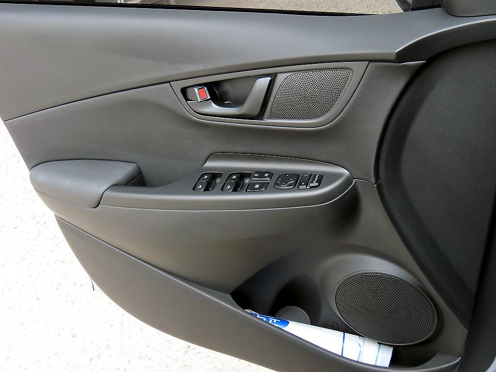 HYUNDAI Kona - Vista 11