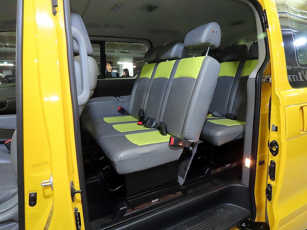 HYUNDAI Starex - Vista 7