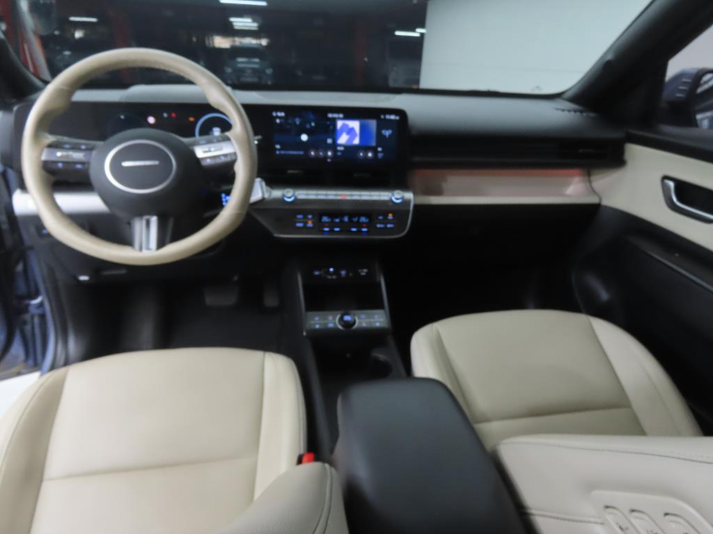 HYUNDAI Kona - Vista 7