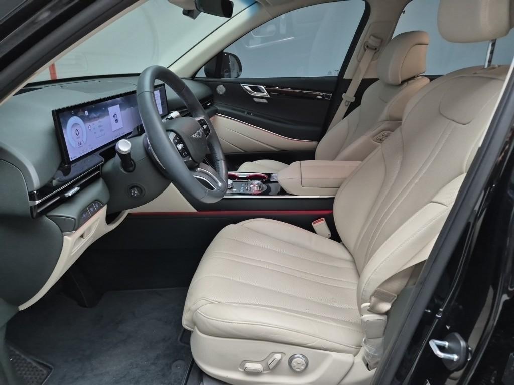 Genesis GV80 - Vista 11