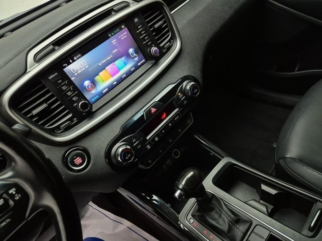 KIA Sorento - Vista 10