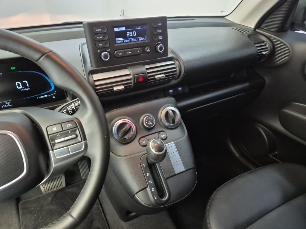 HYUNDAI Casper - Vista 10