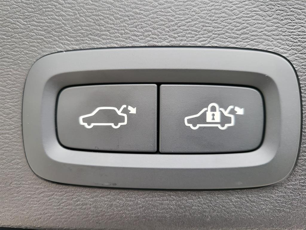 Volvo XC40 2025 Blanco - Importación desde Corea - HF Imports Iquique - Foto 17