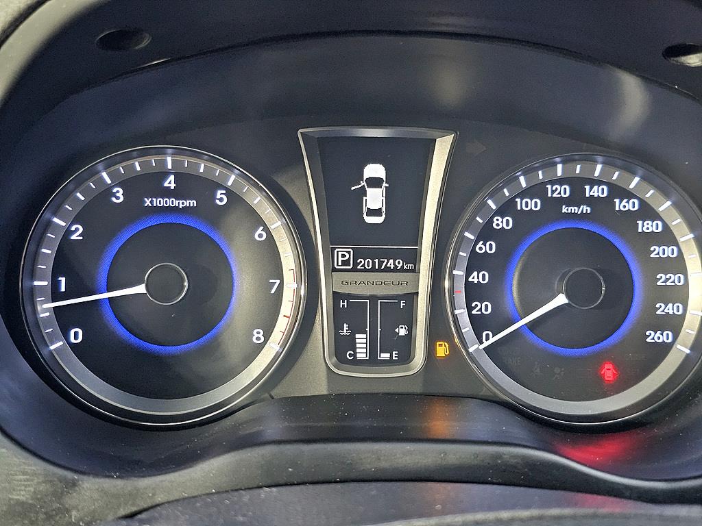 HYUNDAI Grandeur - Vista 7