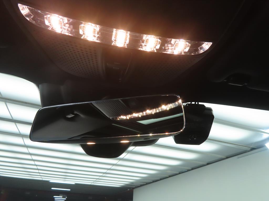 Mercedes Benz E class - Vista 12