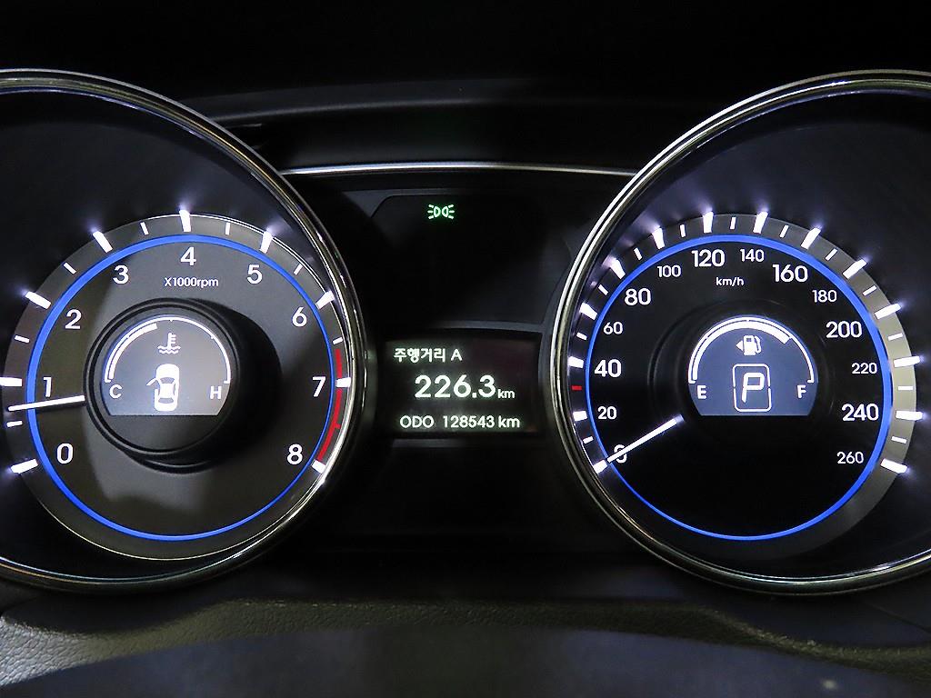 HYUNDAI Sonata - Vista 9