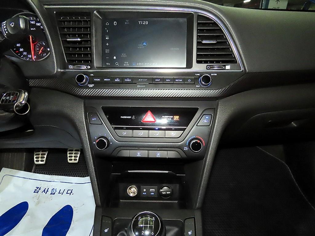 HYUNDAI Avante - Vista 11