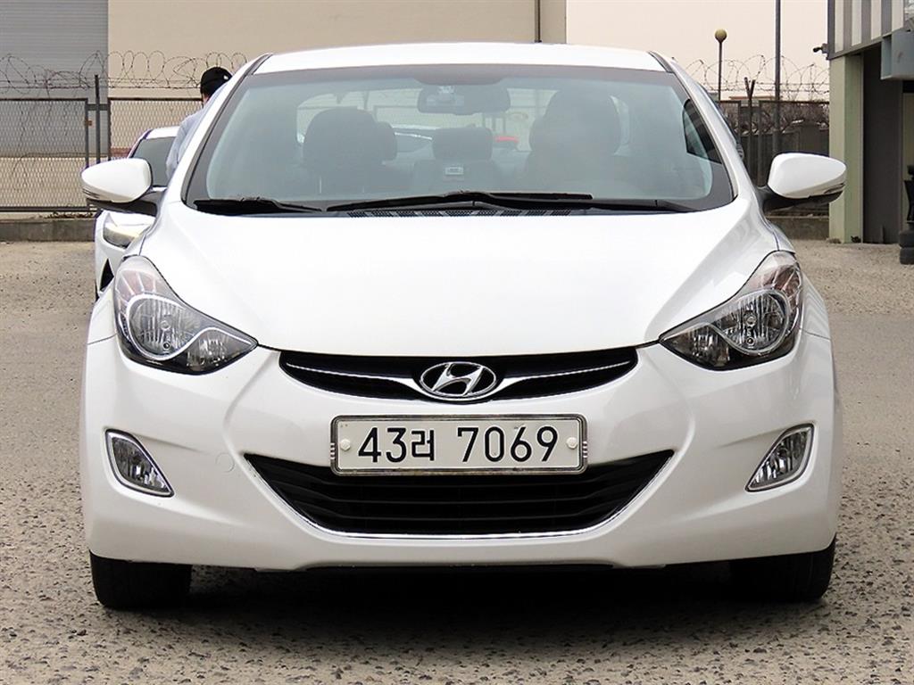 HYUNDAI Avante 2011 Blanco - Importación desde Corea - HF Imports Iquique - Foto 1