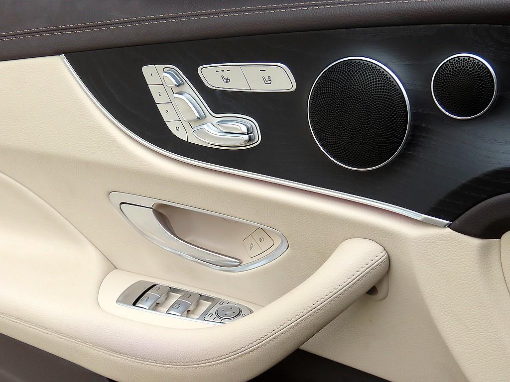 Mercedes Benz E class - Vista 12