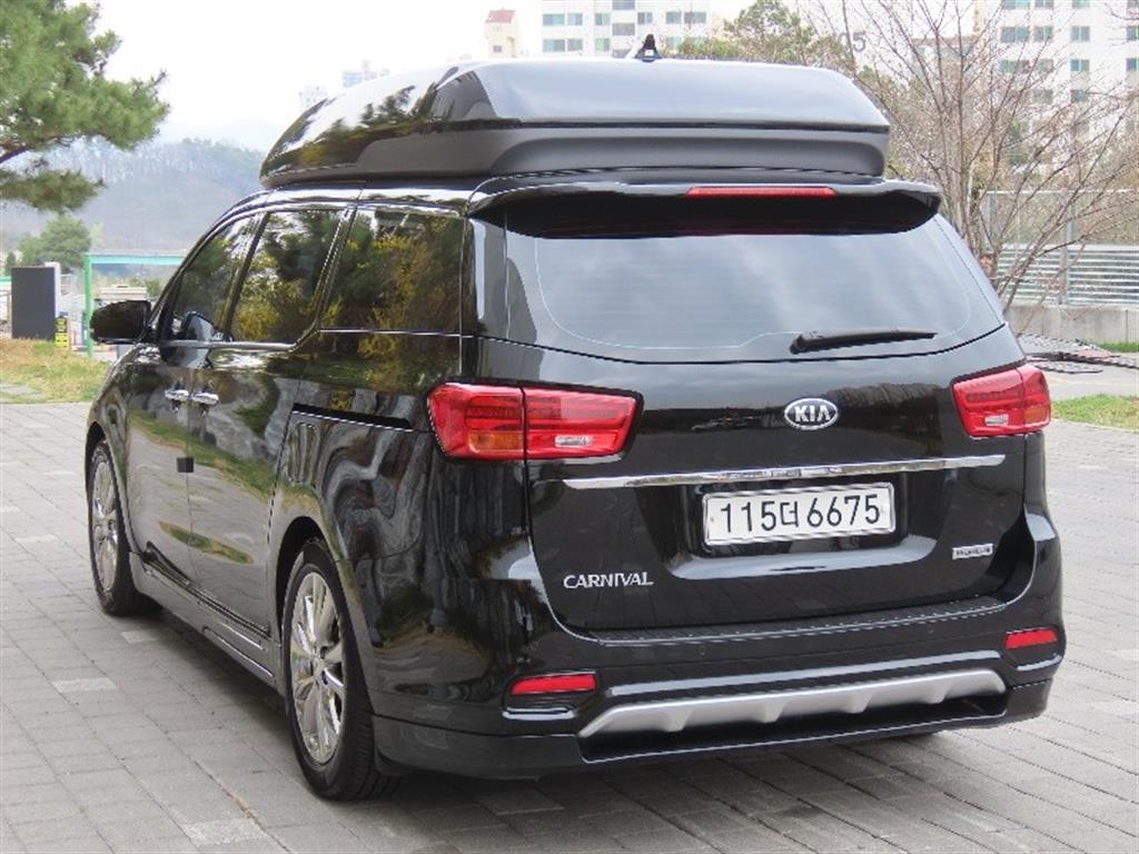 KIA Carnival - Vista 7
