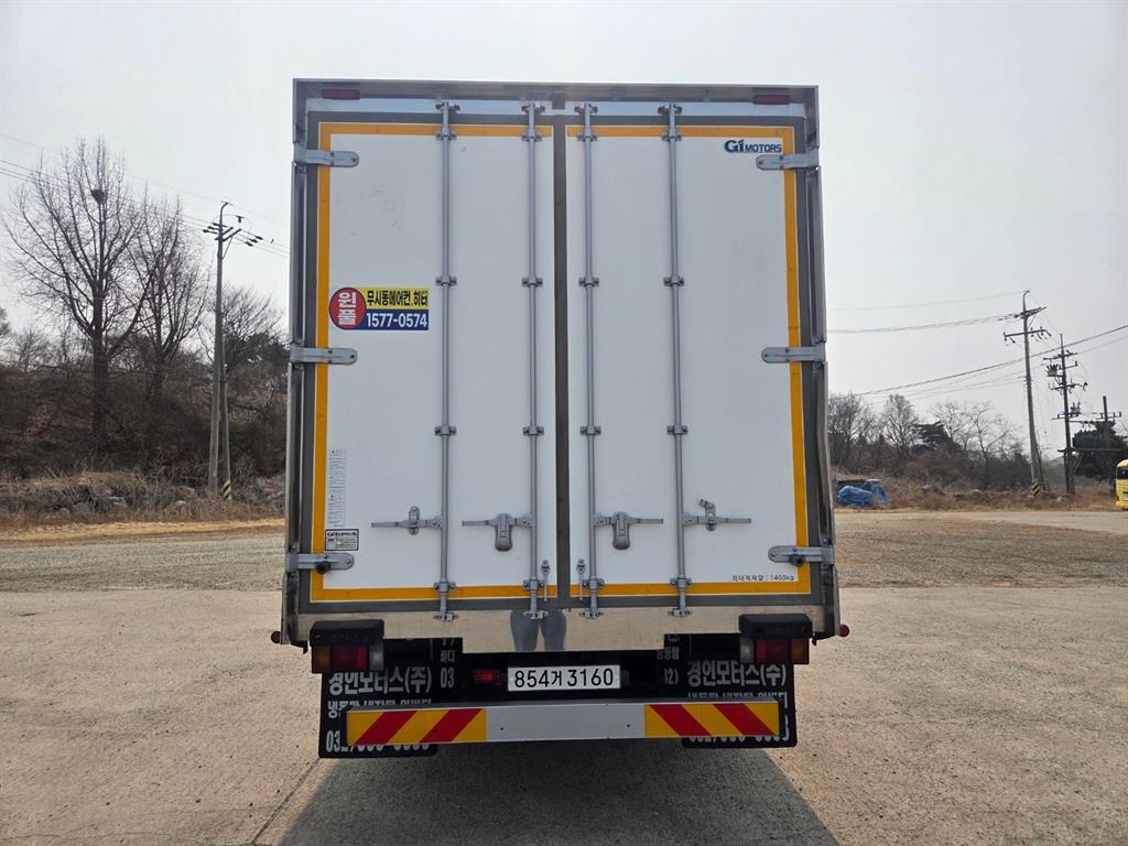 medium and large cargo truck - Vista 8