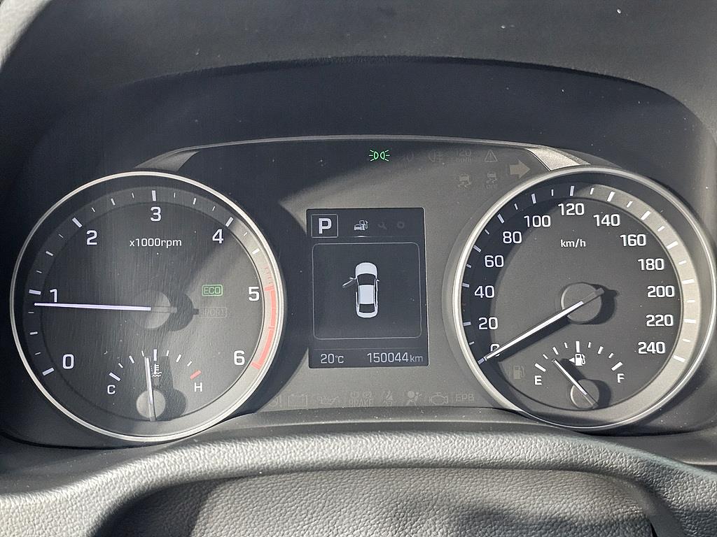 HYUNDAI Avante - Vista 7