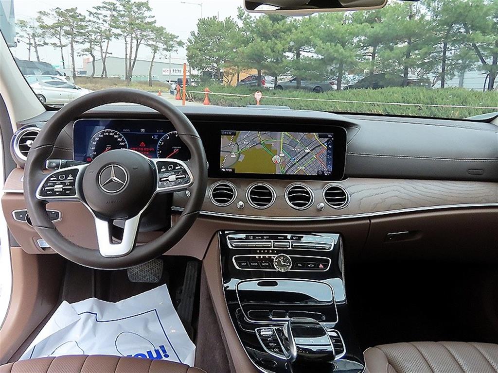 Mercedes Benz E class - Vista 7