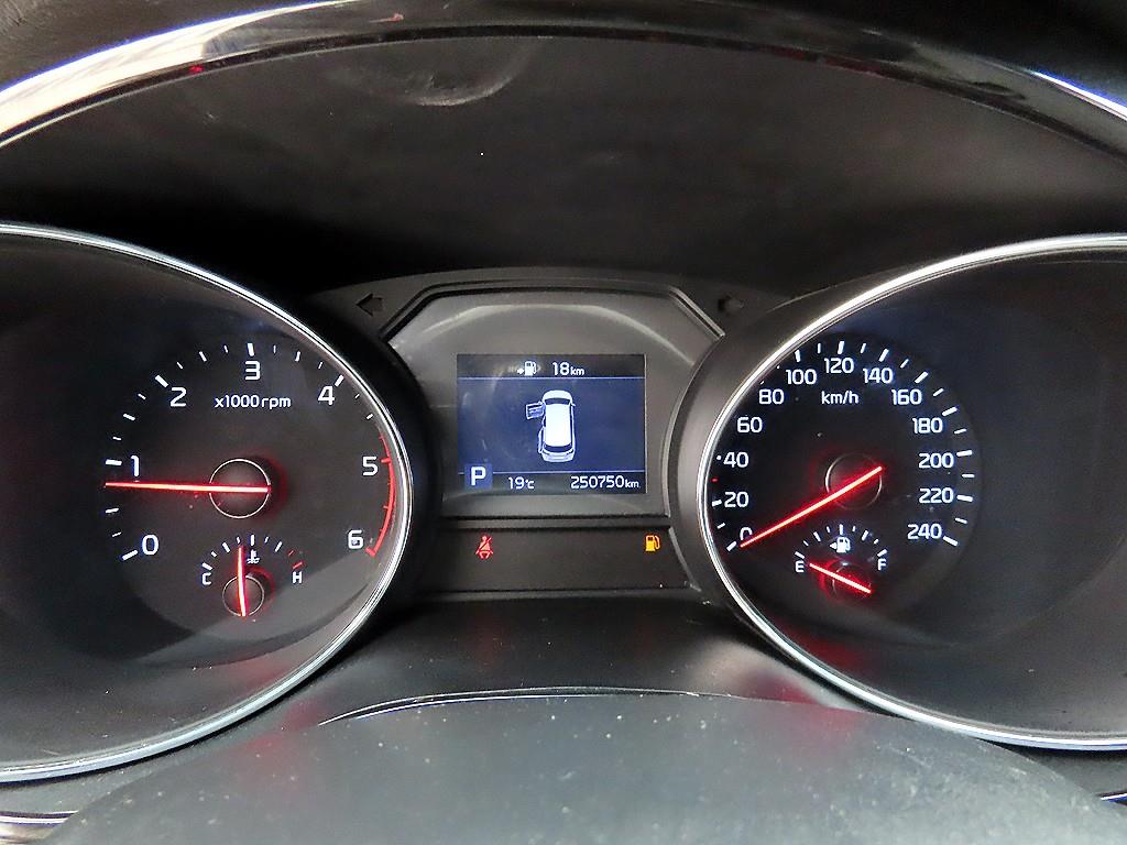 KIA Carnival - Vista 10