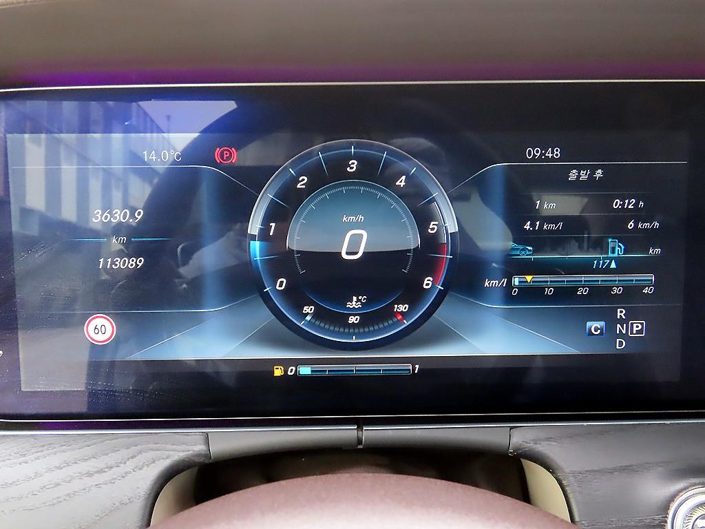 Mercedes Benz E class - Vista 9