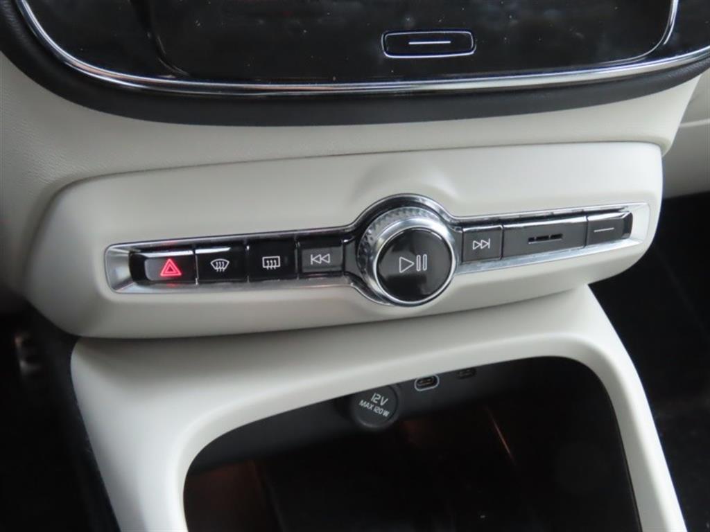 Volvo XC40 2023 Blanco - Importación desde Corea - HF Imports Iquique - Foto 7