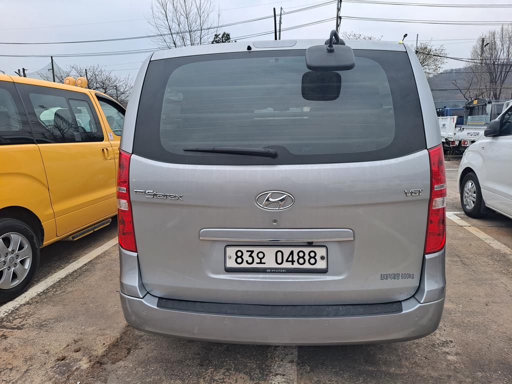 HYUNDAI Starex - Vista 4