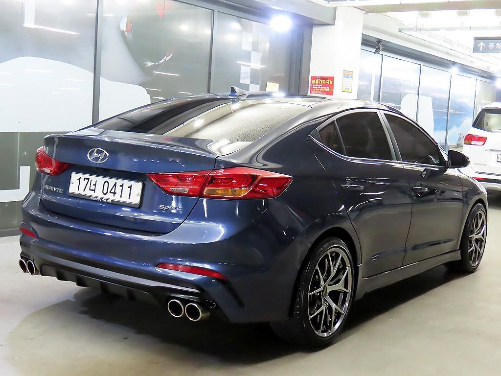 HYUNDAI Avante - Vista 4