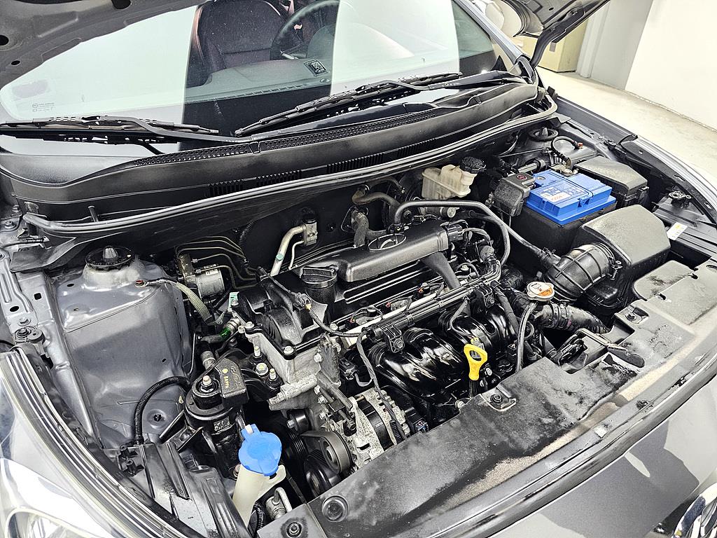 HYUNDAI Accent - Vista 6