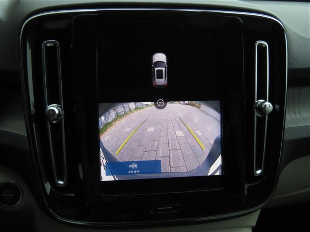 Volvo XC40 2023 Blanco - Importación desde Corea - HF Imports Iquique - Foto 9