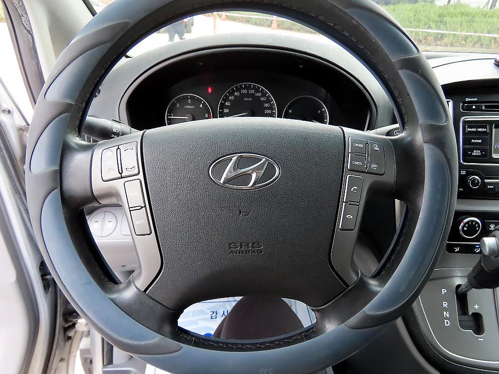 HYUNDAI Starex - Vista 8