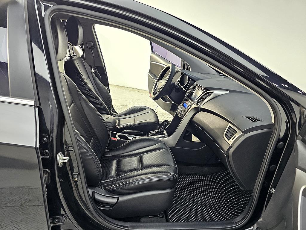 HYUNDAI i30 - Vista 11